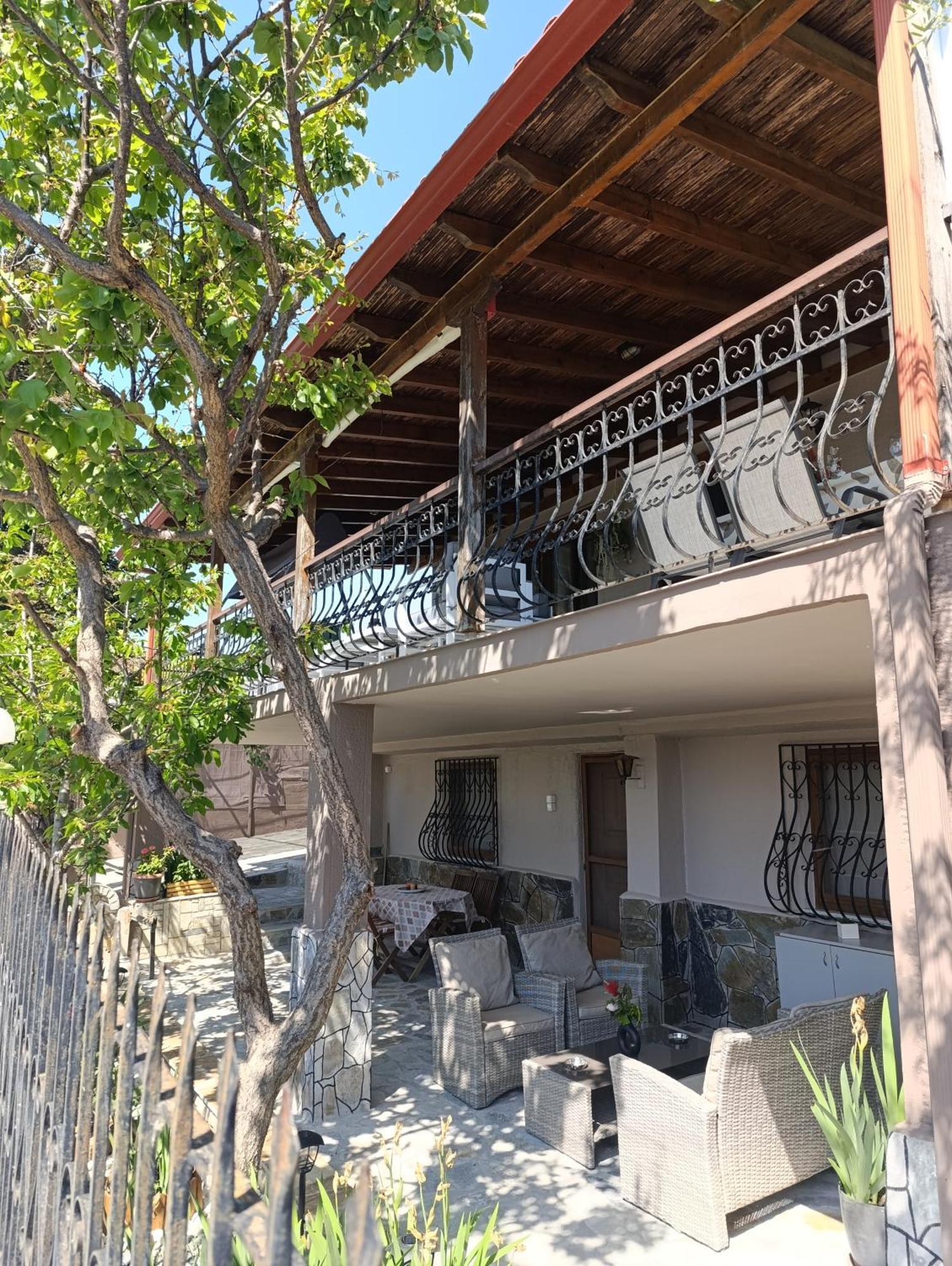 "2Steps From The Beach" Nea Iraklia Exterior photo